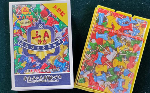 循化扑克批发采购指南与产品质量识别要点解析